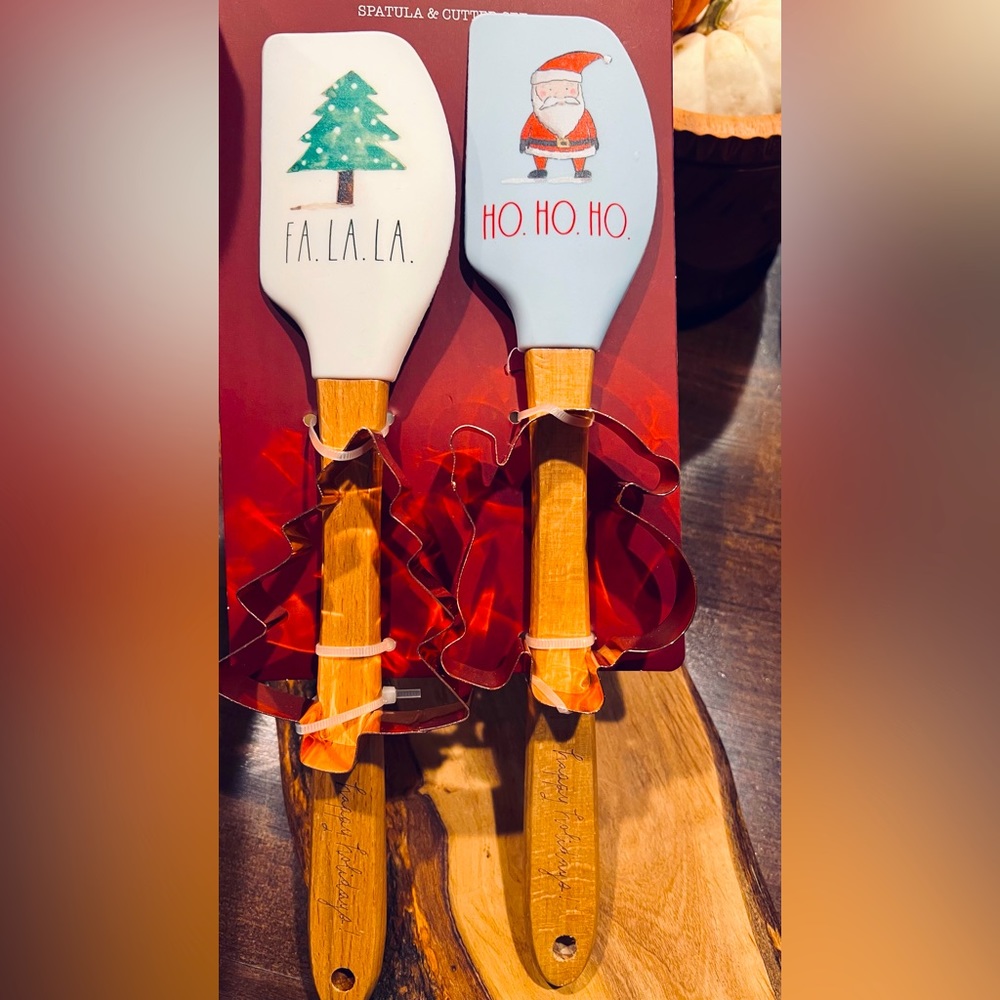 Rae Dunn Set of Christmas Spatulas and Metal Cookie Cutters NEW